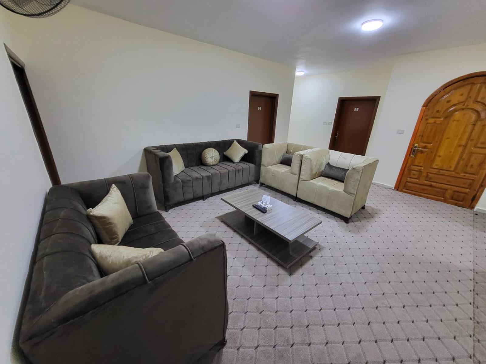 Petra Hills House Hostel Wadi Musa Exterior photo